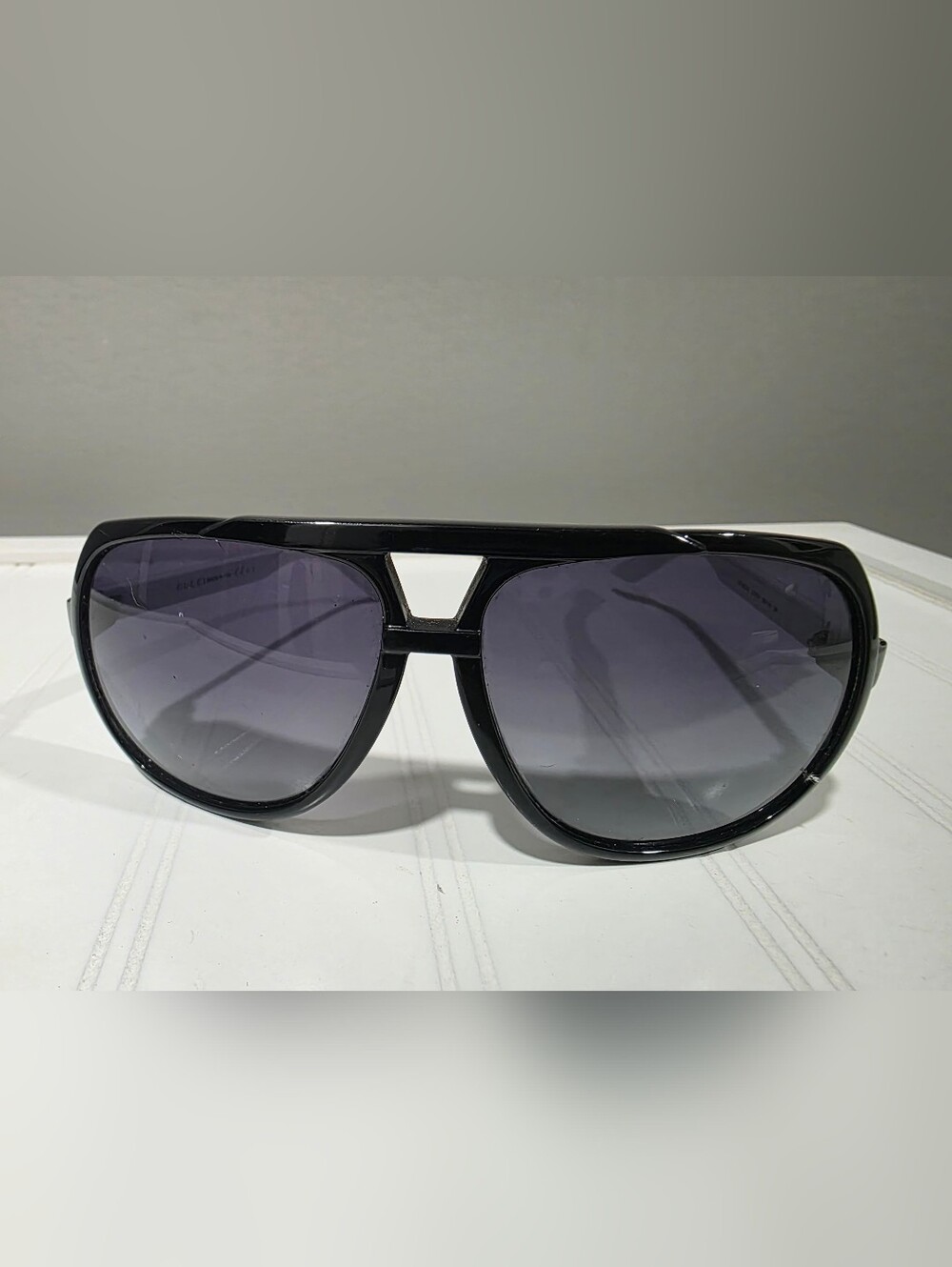 Gucci Black Aviator Sunglasses with Gray Gradient Lenses